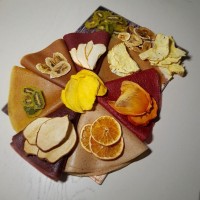 Фруктовые чипсы и пастилу (яблоки, бананы, манго, хурма, груша, апельсин, киви, ананас)