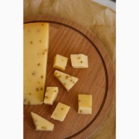 Продам крафтовий сир напітвердий Гауду з пажитником