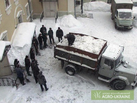 Уборка,вывоз снега в Киеве.Расчистка снега.