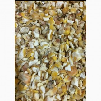 Продам отходы кукурузы битое зерно содержит немного муки и шелухи по 3.70 за кг, в мешках