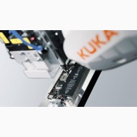 Шарнирный робот для микроввинчивания KUKA ready2_fasten_micro