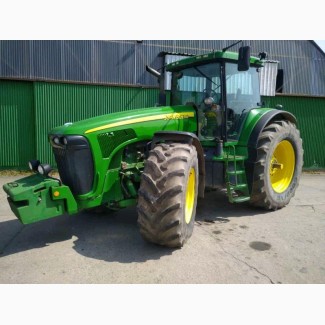 Трактор колісний John Deere 8220