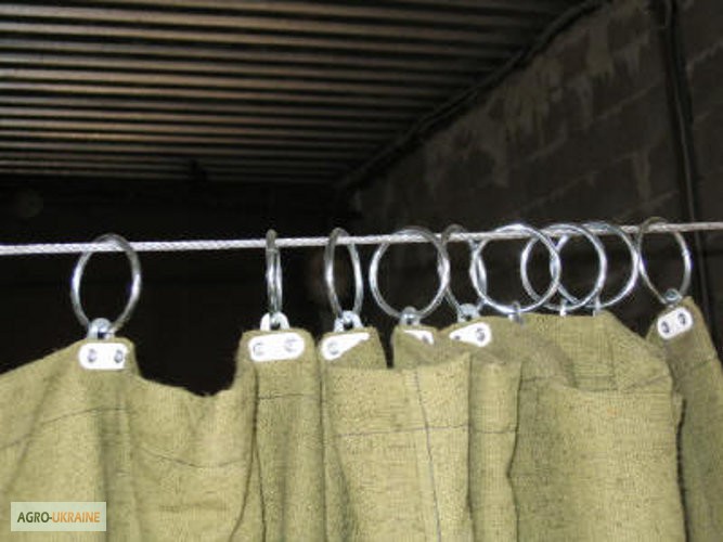 Фото 2. Брезентовые шторы с люверсами