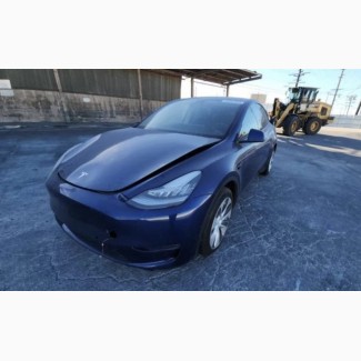 Легковий автомобіль Tesla Model Y - 2022 рік