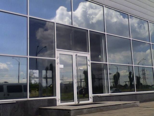 Фото 2. Тонировка фасадов зданий, бронировка стеколакетов в ваших домах Днепропетровск