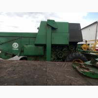 Комбайн John Deere 1052