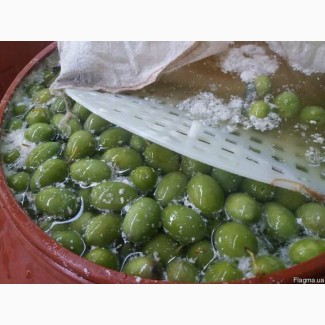 Оливки зелені з кісточкою вагові