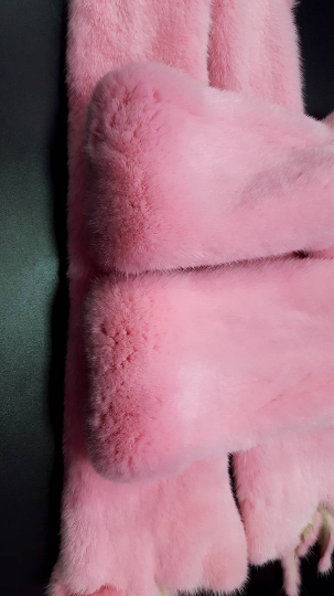 Фото 8. Шкуры норки цвет - розовый