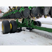 Сеялка точного высева пневматическая John Deere 1745