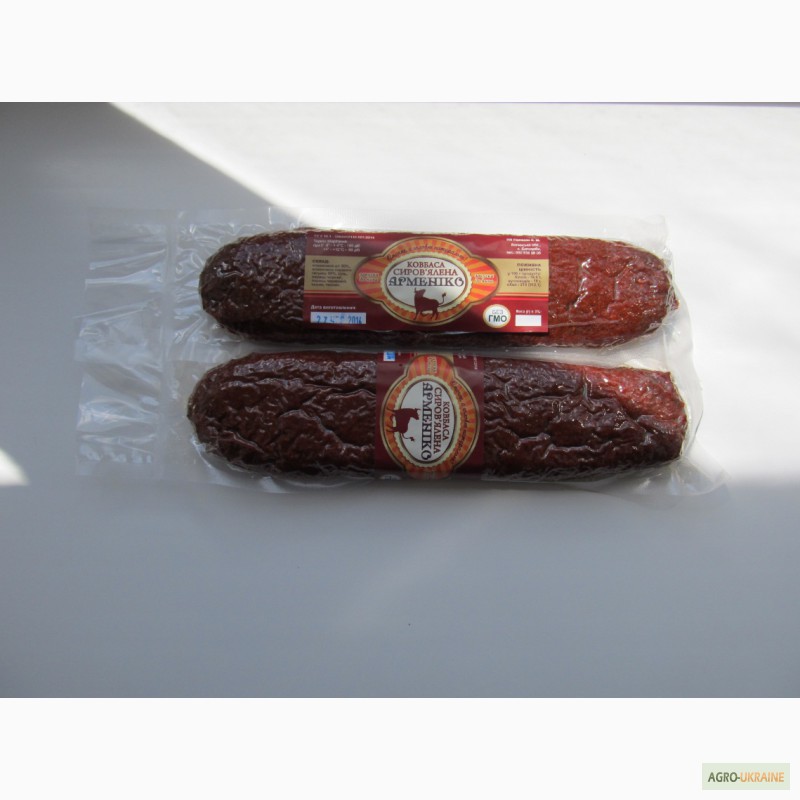 Фото 3. Бастурма, сыровяленная колбаса и джерки Арменико