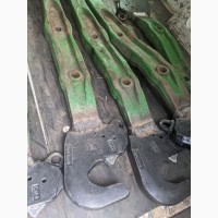 Ремонт нижніх ричагів навіски RE292113 / RE164544 трактора John Deere 8430/8530/8345R