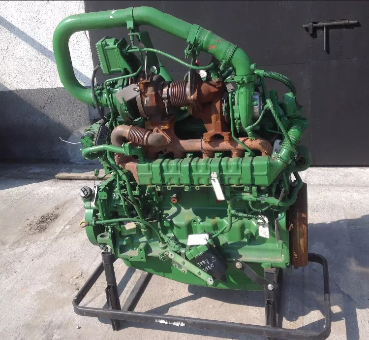 Мотор на трактор John deere 6 цилиндров seria 77