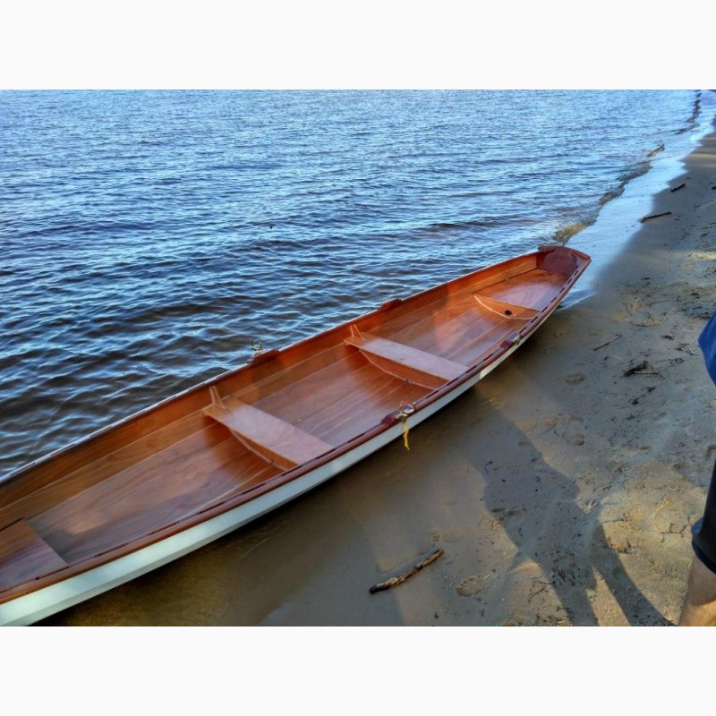 Фото 4. Деревянная лодка для любителей и ветеранов академической гребли