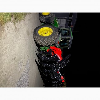 Аренда трактора Джон Дир с Глубокорихлителем Кивонь на вспашку земли