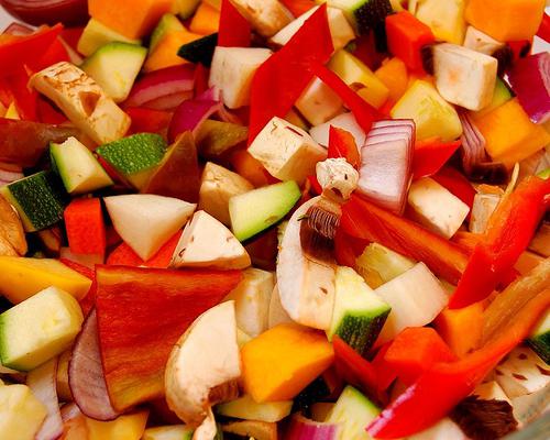 Фото 4. Різання овочів та фруктів на кубики, слайси та соломку. Послуги