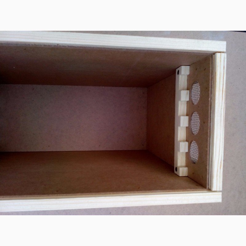 Фото 6. Тара (ящики) для перевозки пчелопакетов