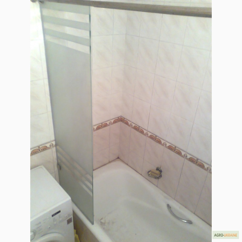 Фото 3. Шторки для ванной безрамные стеклянные