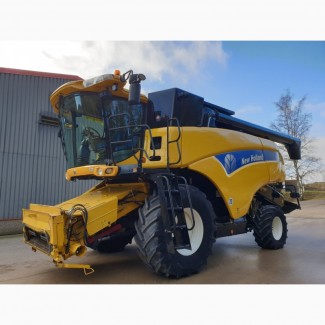 Комбайн New Holland CX 8080