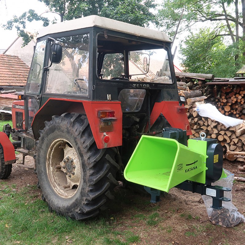 Фото 18. Измельчители древесных отходов на дрова Jirbo (Чехия)