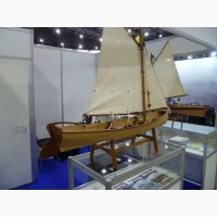 Стендовая модель деревянной лодки. Модели кораблей